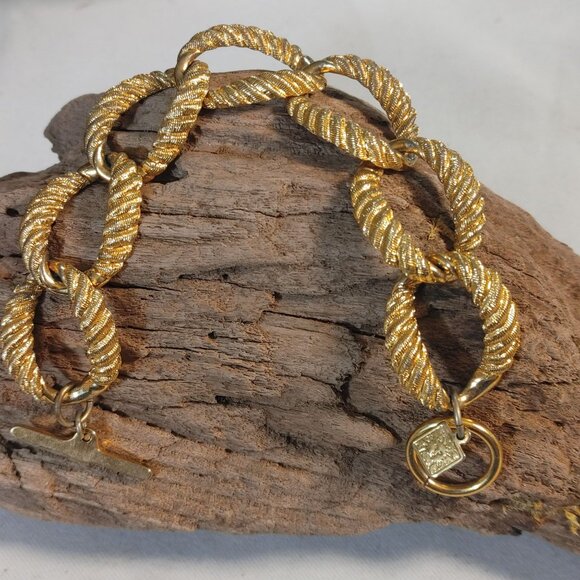 Anne Klein Vintage Gold Tone Rope Chain Link Bracelet Twist Chucky Stamped Charm - Picture 1 of 10
